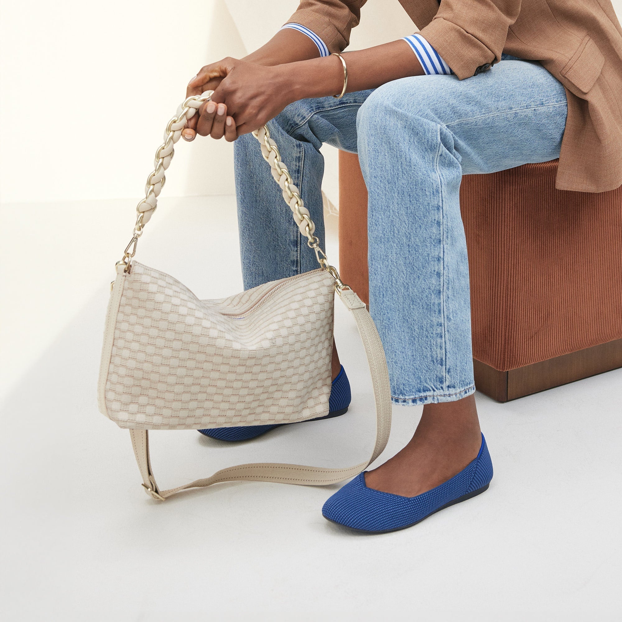 Alternative view of The Shoulder Strap   White Chain