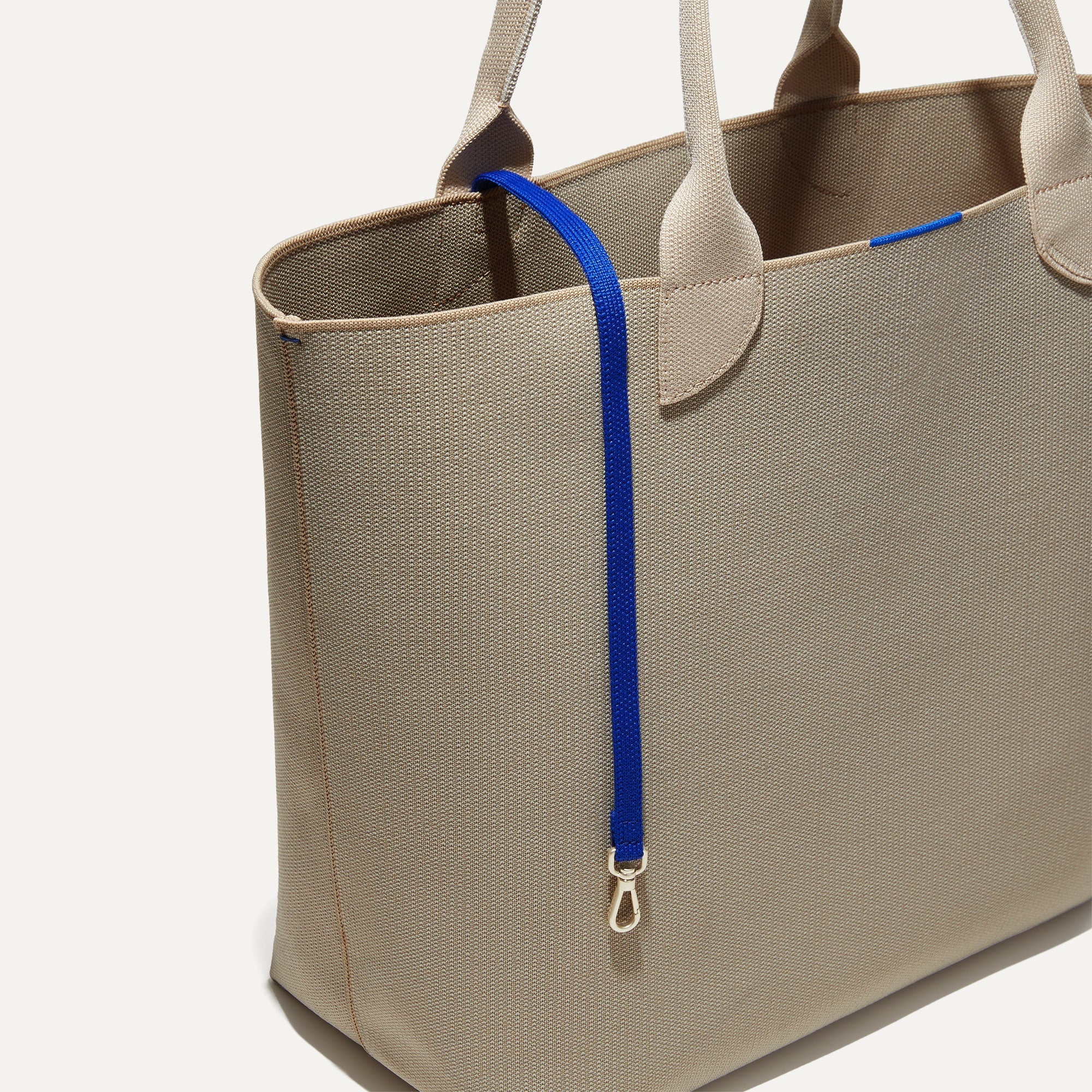 The Lightweight Tote Soft Sesame - Image 6