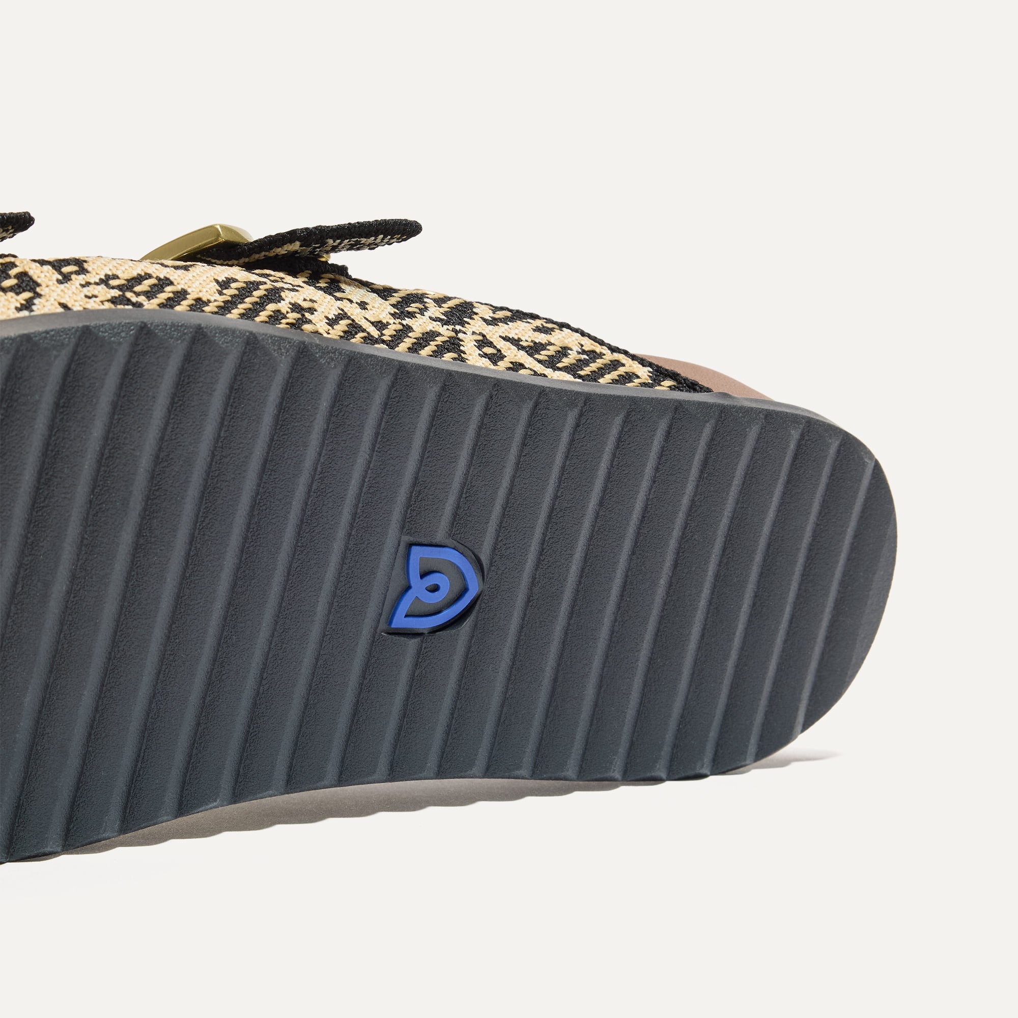 The Buckle Slide Eyelet Bouquet - Image 5