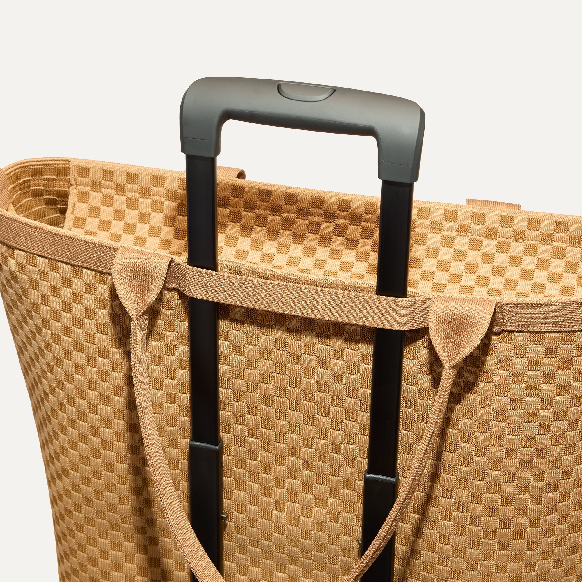 The Zip Travel Tote Hazelnut - Image 7