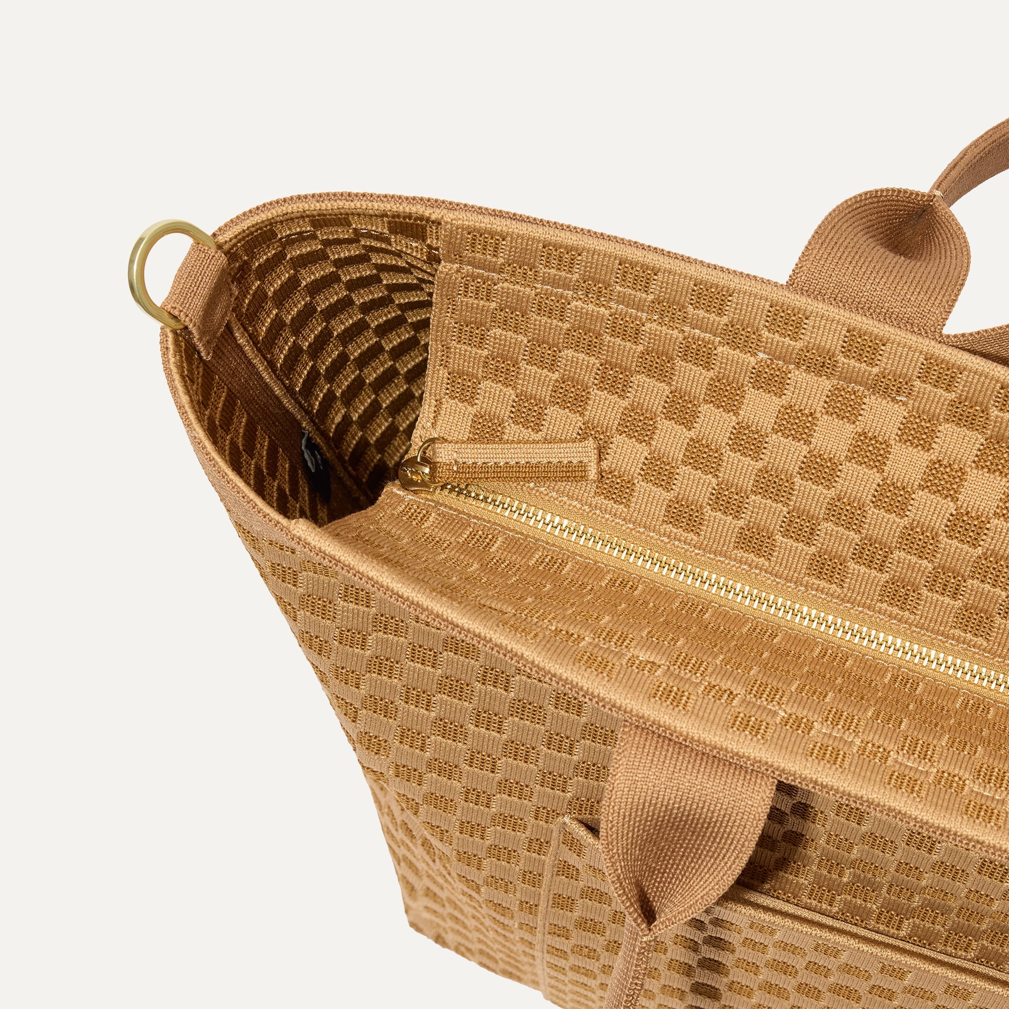 The Zip Travel Tote Hazelnut - Image 8