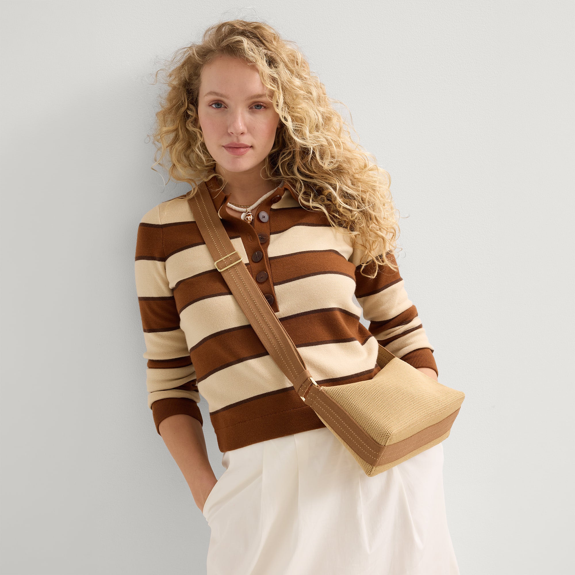 The Casual Crossbody Brown Butter Raffia Knit - Image 3