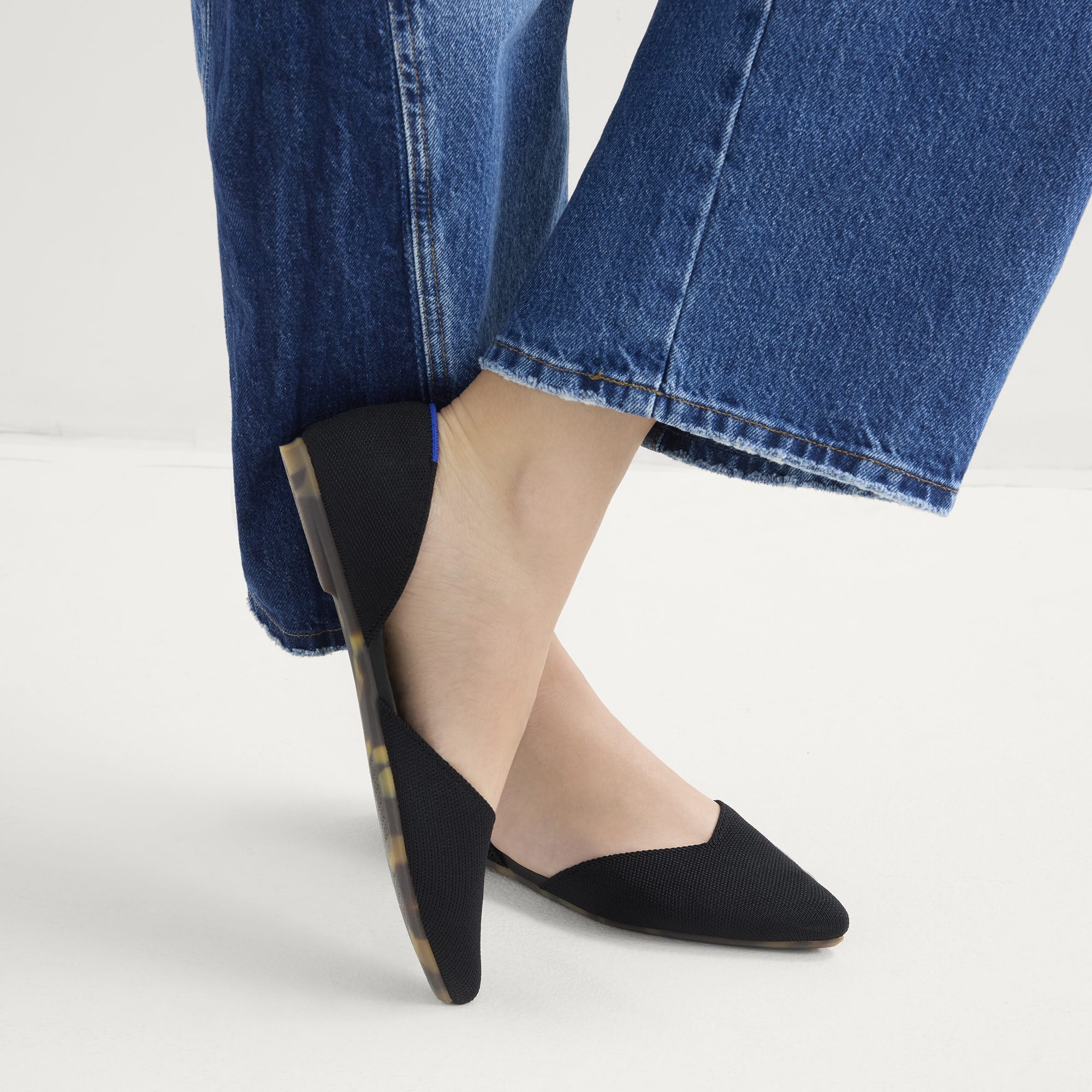 Alternative view of The D'Orsay Point   Black