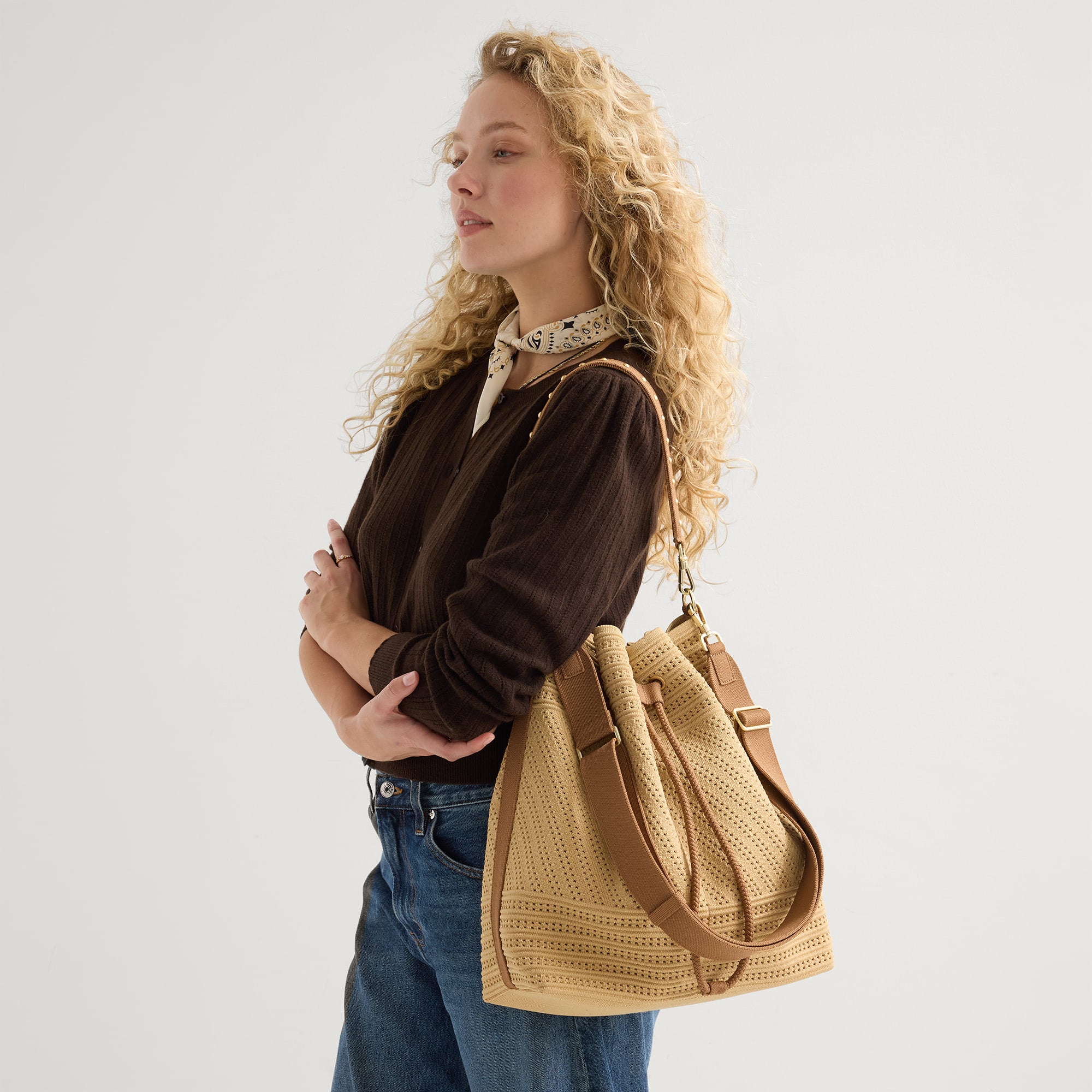 The Cinch Bucket Bag Brown Butter Crochet - Image 4
