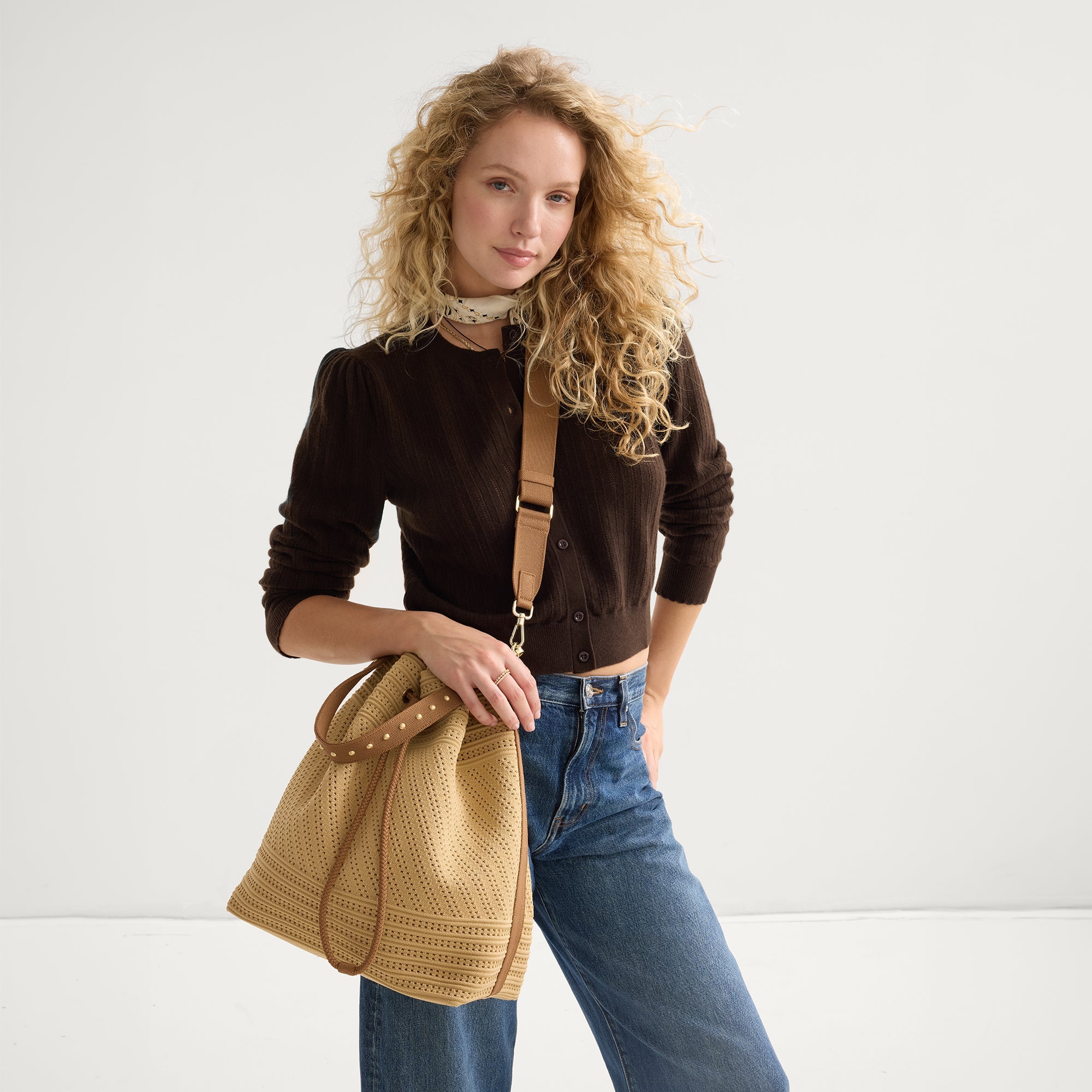 The Cinch Bucket Bag Brown Butter Crochet - Image 3